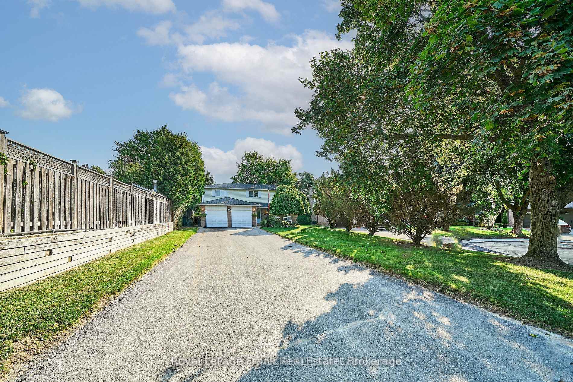 Photo 4 of 7 Judy Court, Markham, Markham Village — HOMEH