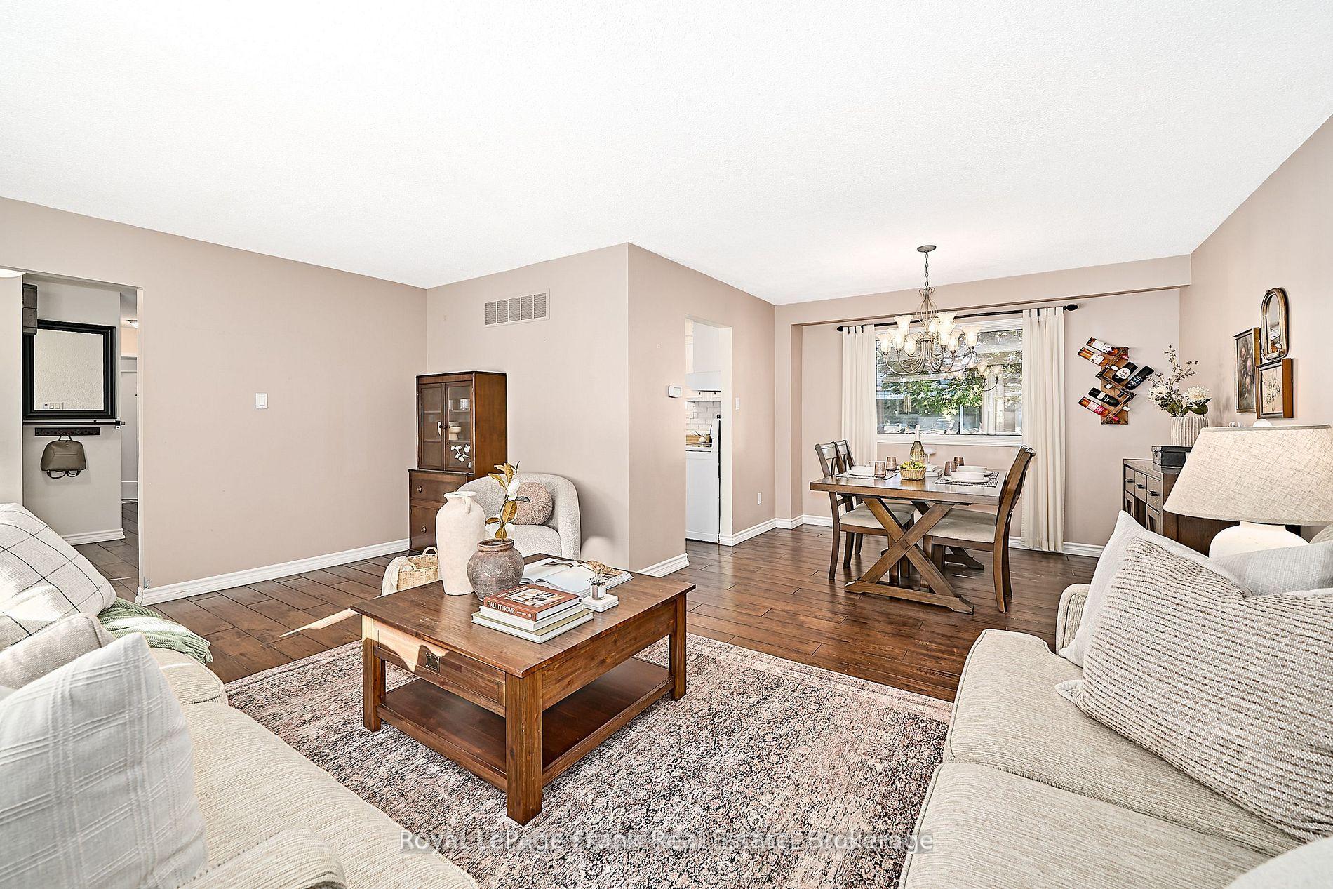 Photo 11 of 7 Judy Court, Markham, Markham Village — HOMEH