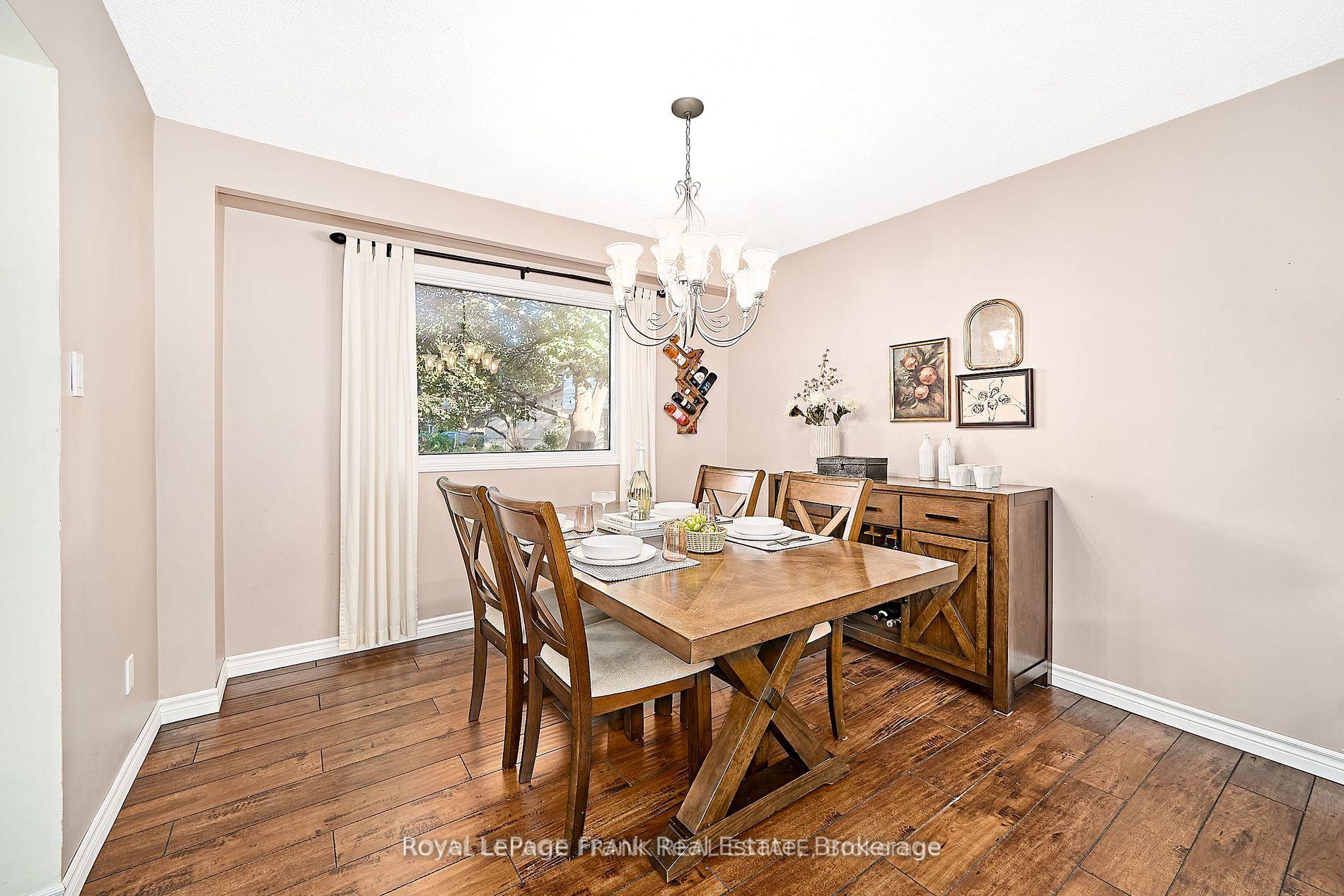 Photo 12 of 7 Judy Court, Markham, Markham Village — HOMEH