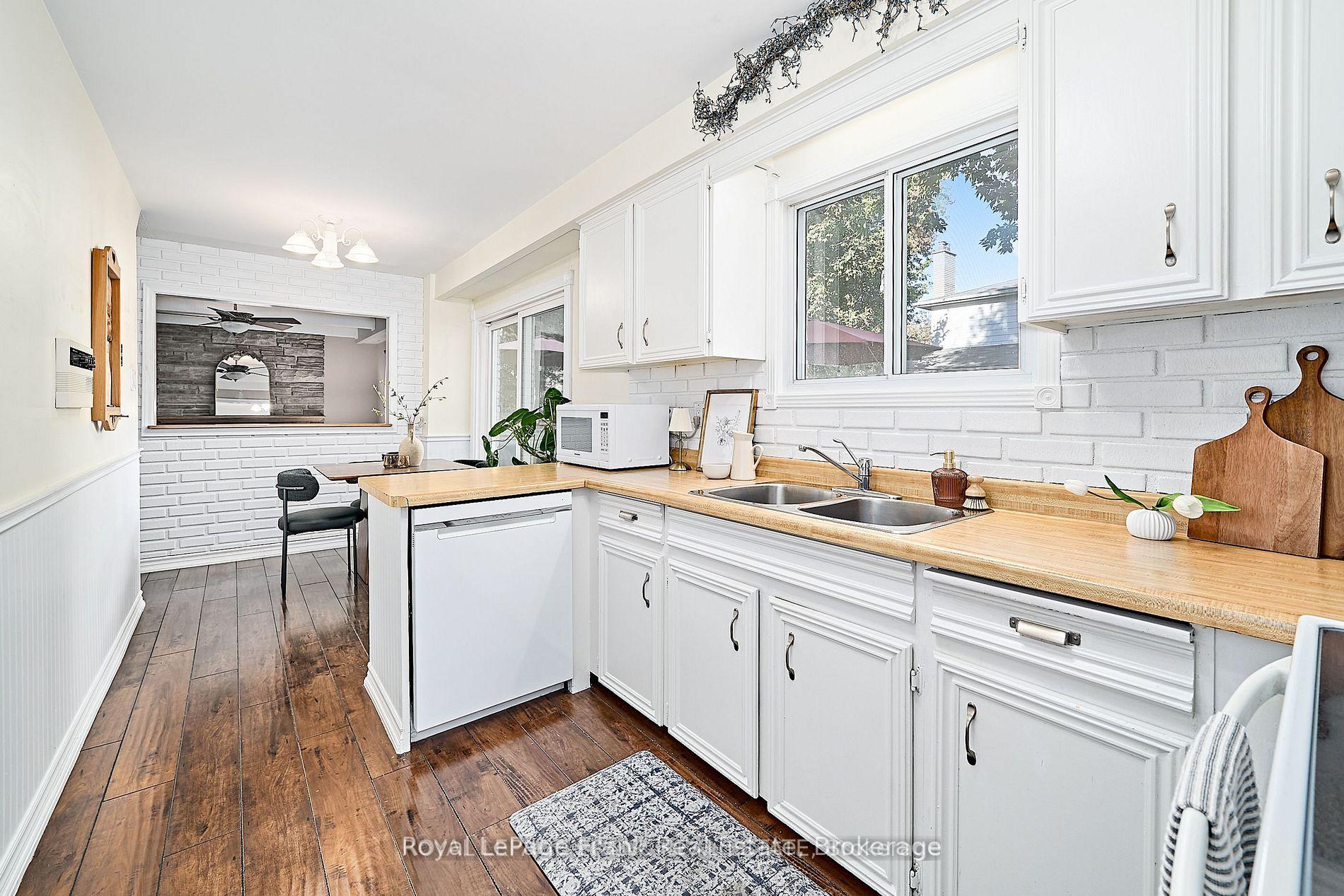 Photo 14 of 7 Judy Court, Markham, Markham Village — HOMEH