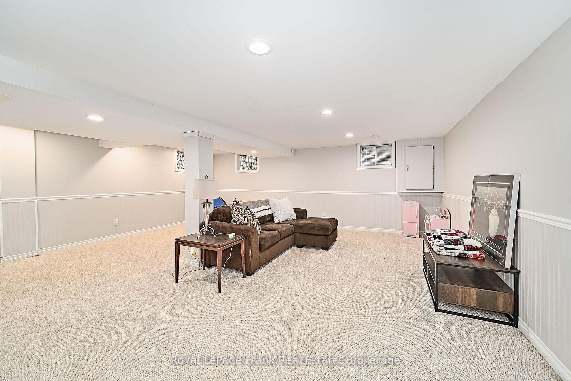 Photo 35 of 7 Judy Court, Markham, Markham Village — HOMEH