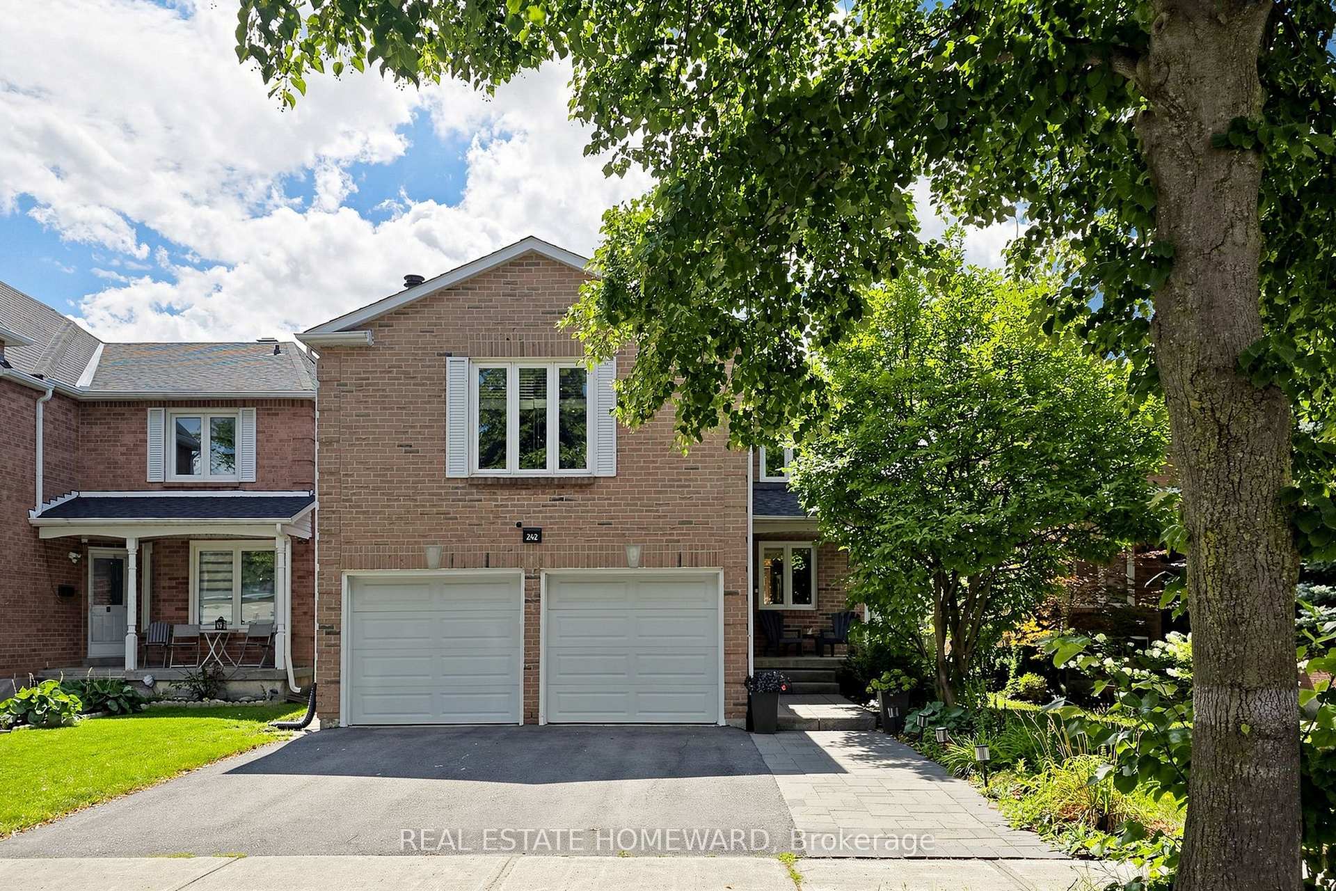 Photo 2 of 242 Badessa Circle, Vaughan, Brownridge — HOMEH