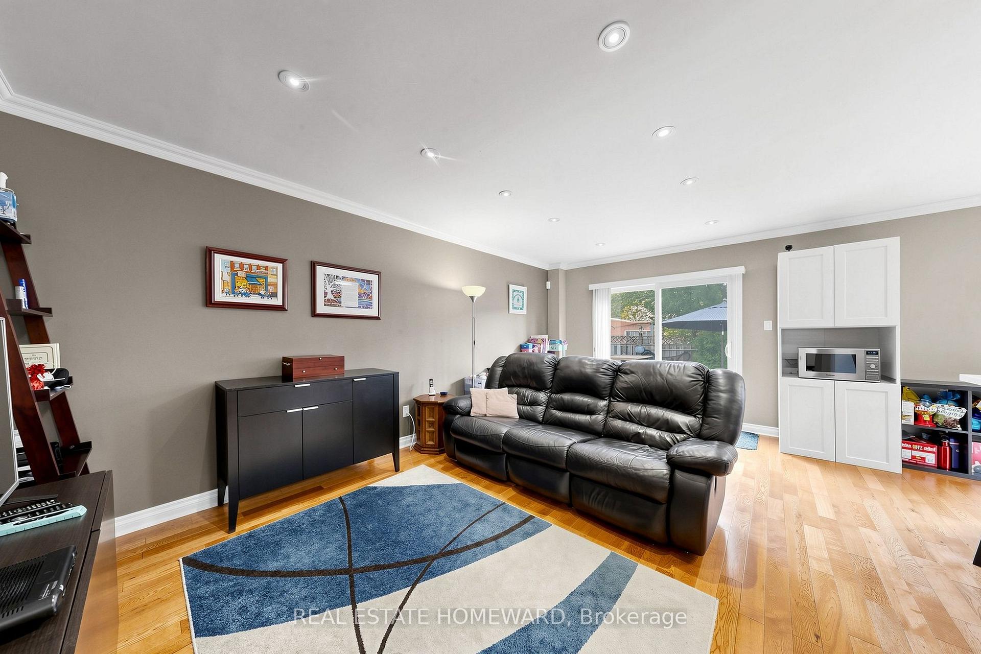 Photo 5 of 242 Badessa Circle, Vaughan, Brownridge — HOMEH