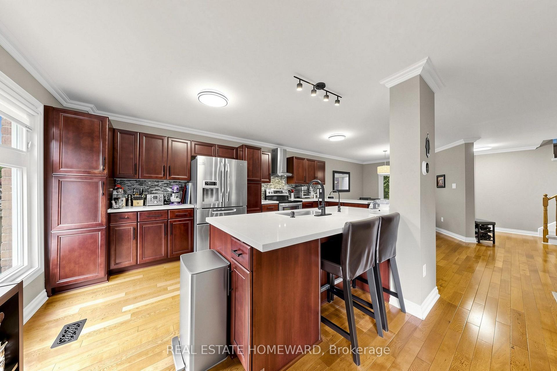 Photo 7 of 242 Badessa Circle, Vaughan, Brownridge — HOMEH