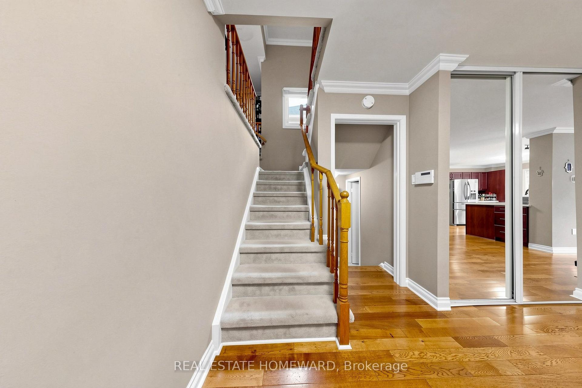 Photo 13 of 242 Badessa Circle, Vaughan, Brownridge — HOMEH