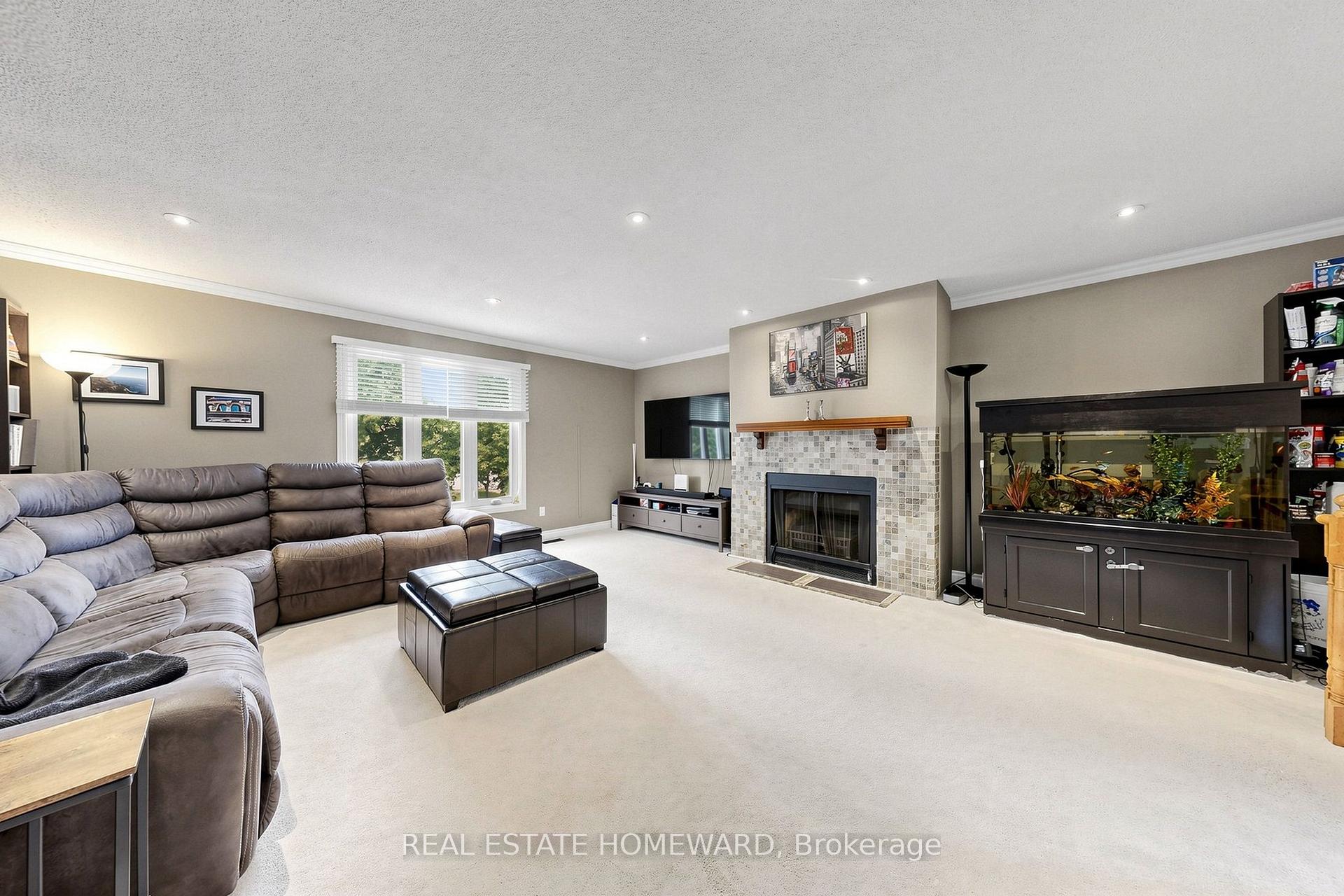 Photo 14 of 242 Badessa Circle, Vaughan, Brownridge — HOMEH