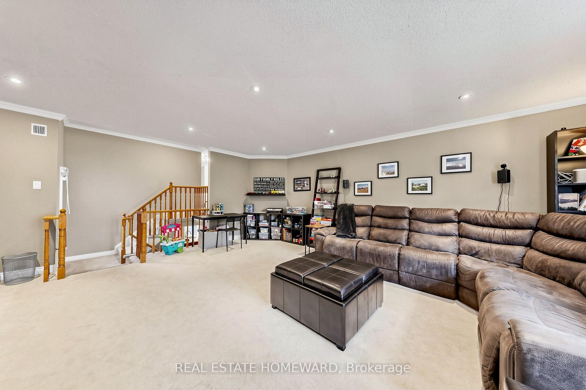 Photo 15 of 242 Badessa Circle, Vaughan, Brownridge — HOMEH