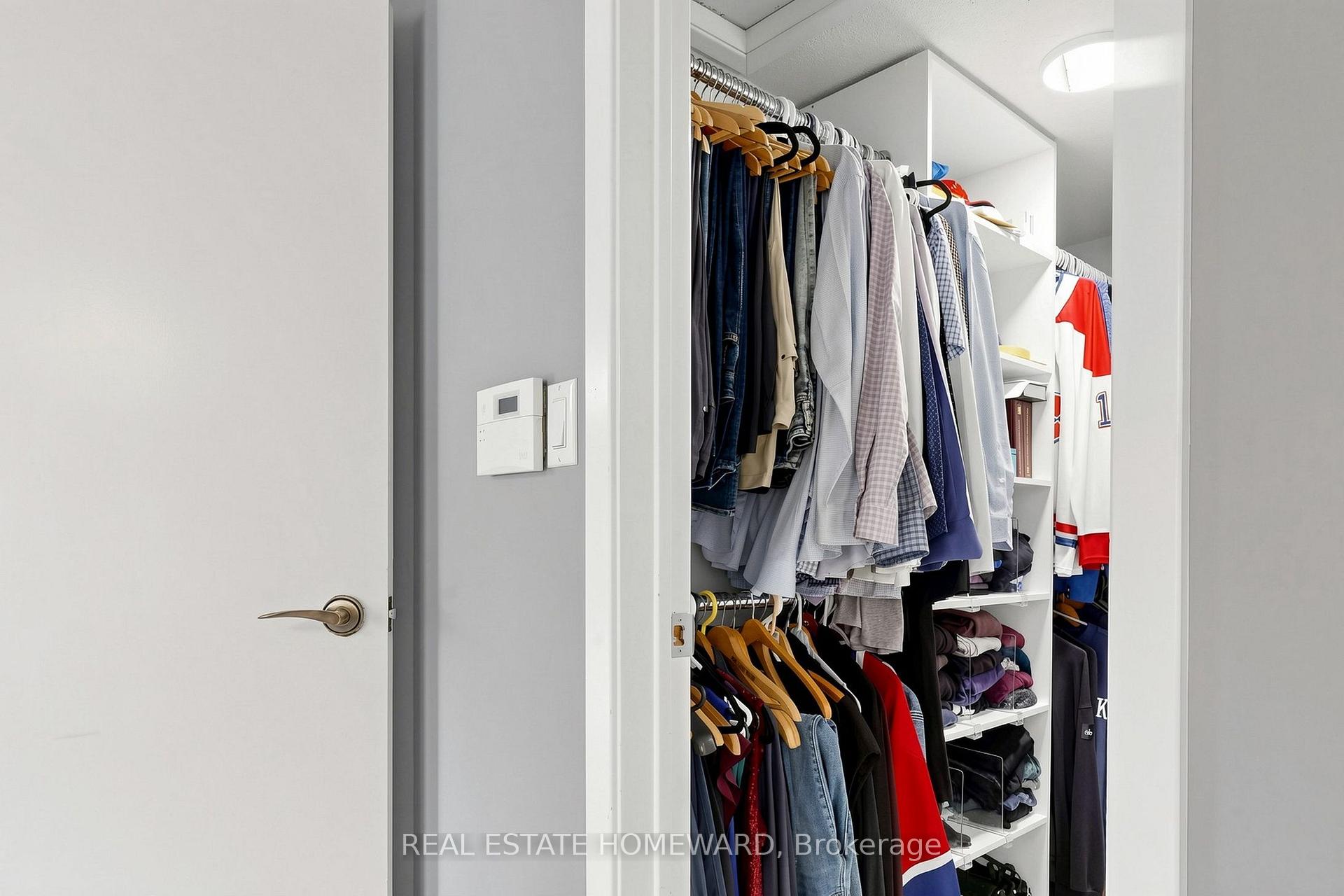 Photo 20 of 242 Badessa Circle, Vaughan, Brownridge — HOMEH