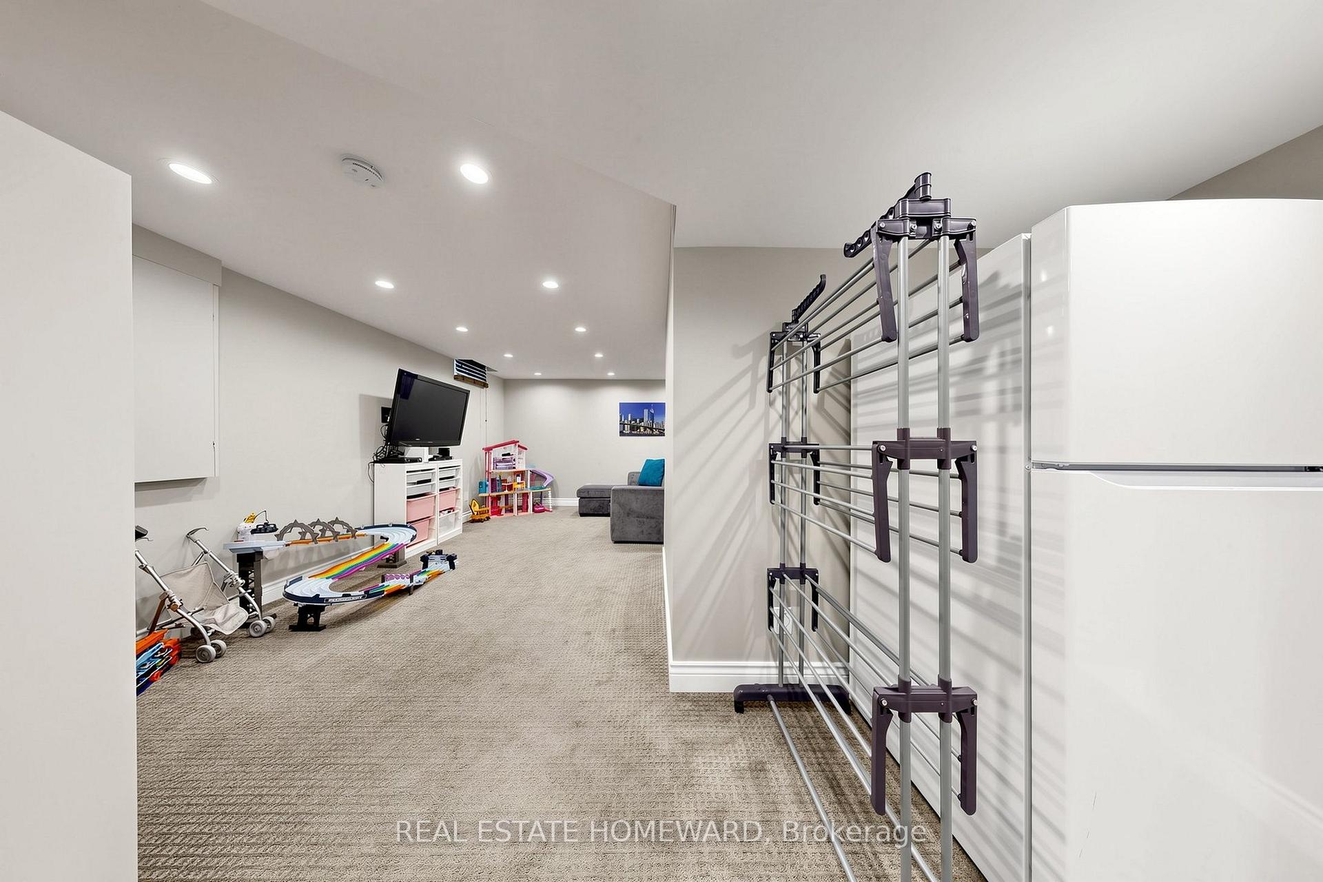 Photo 28 of 242 Badessa Circle, Vaughan, Brownridge — HOMEH