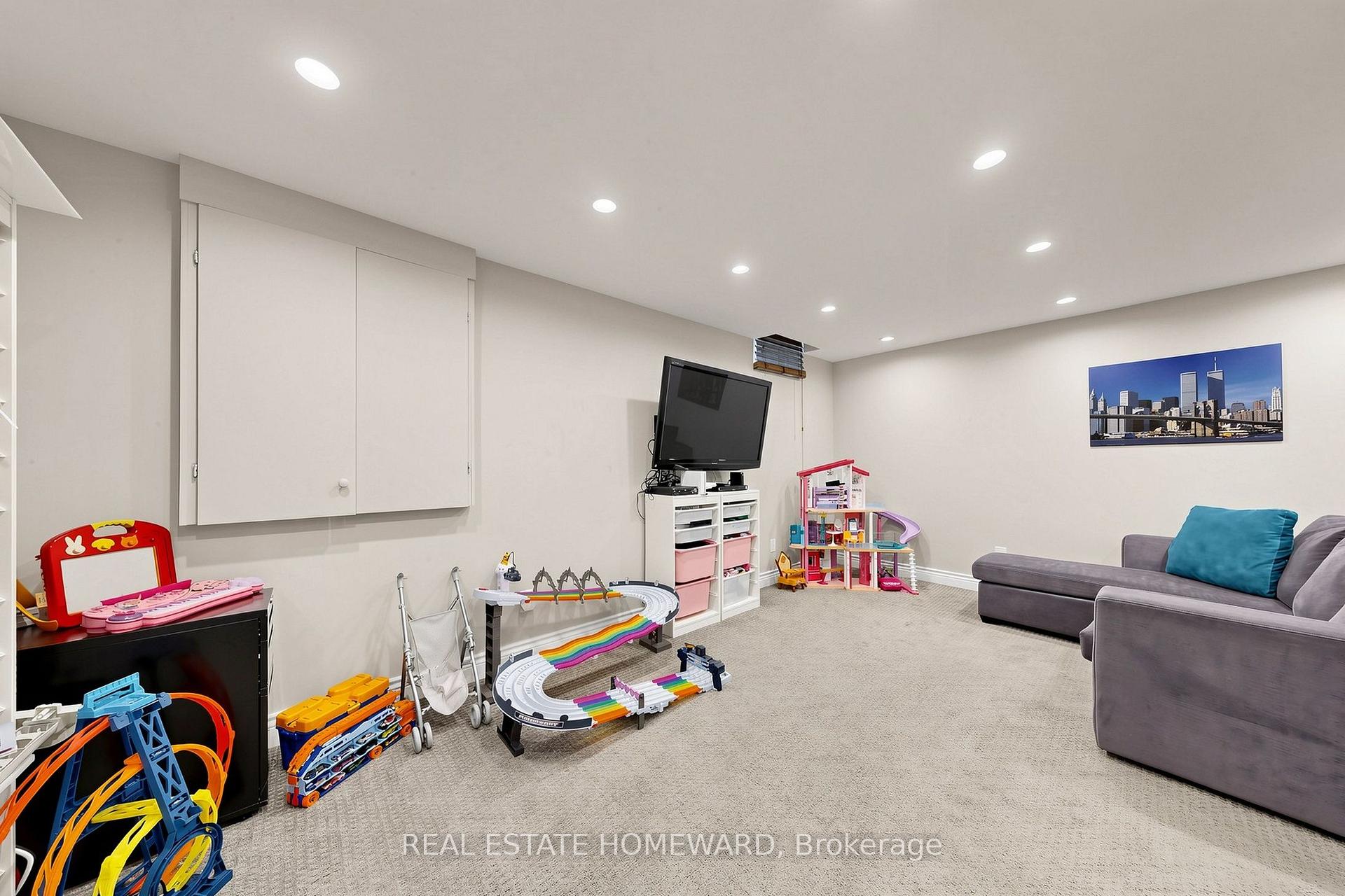 Photo 29 of 242 Badessa Circle, Vaughan, Brownridge — HOMEH