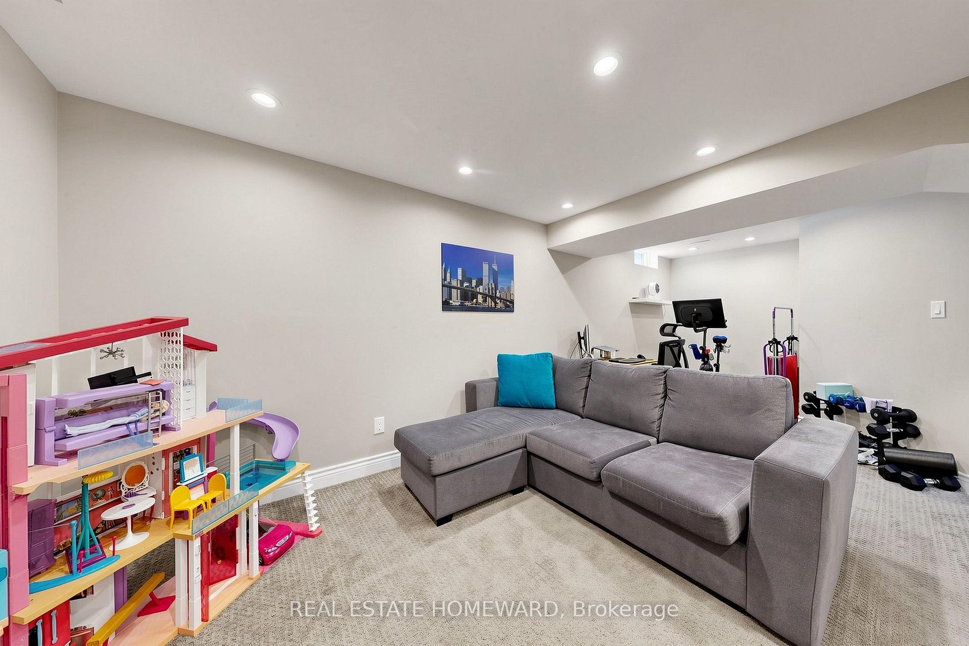 Photo 31 of 242 Badessa Circle, Vaughan, Brownridge — HOMEH