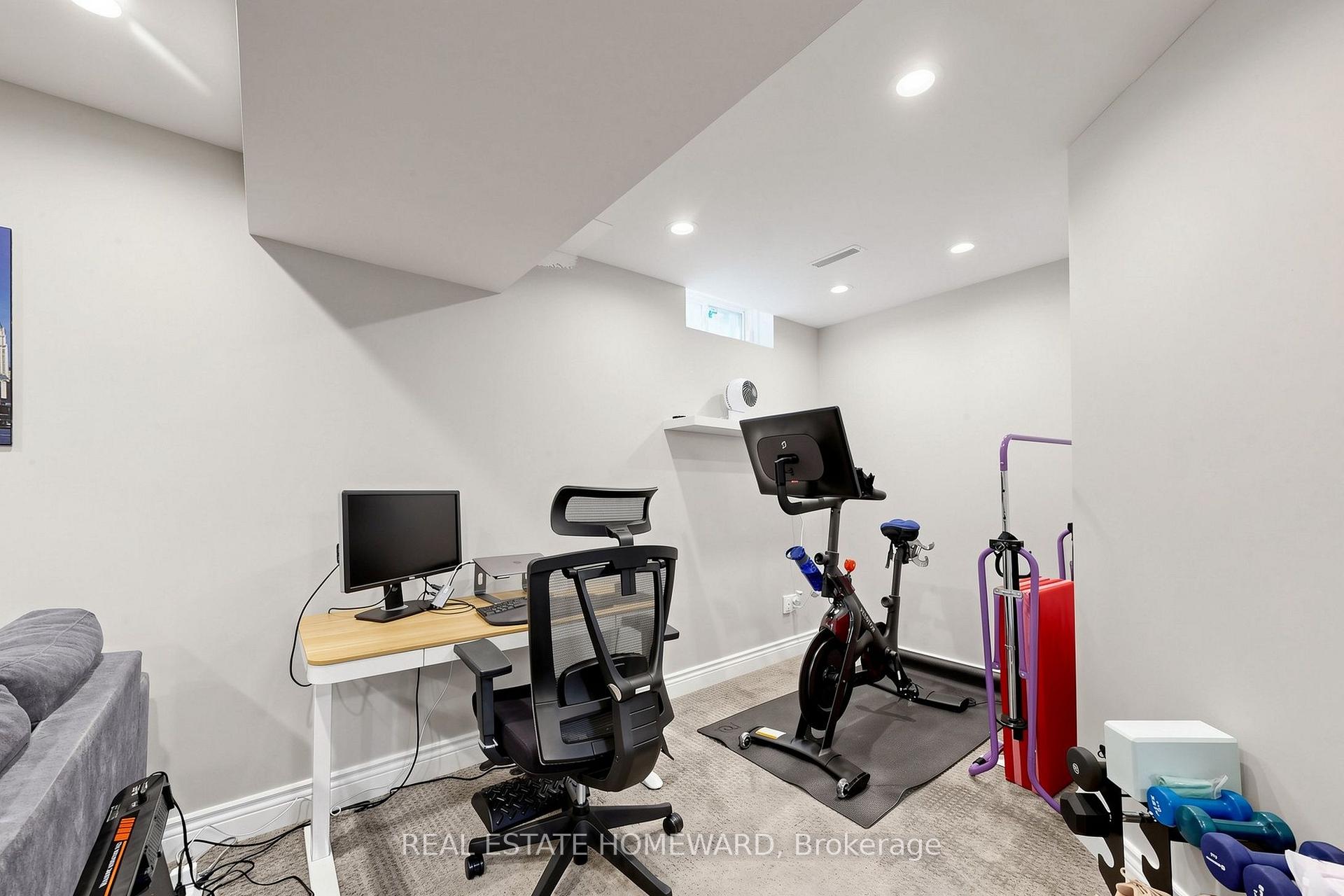 Photo 32 of 242 Badessa Circle, Vaughan, Brownridge — HOMEH