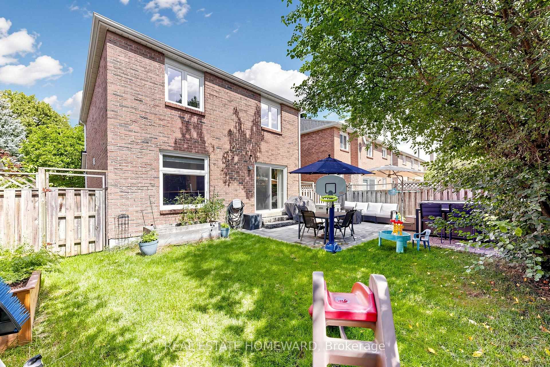 Photo 36 of 242 Badessa Circle, Vaughan, Brownridge — HOMEH