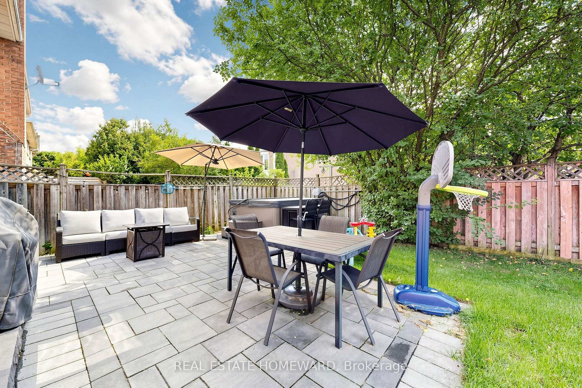 Photo 38 of 242 Badessa Circle, Vaughan, Brownridge — HOMEH