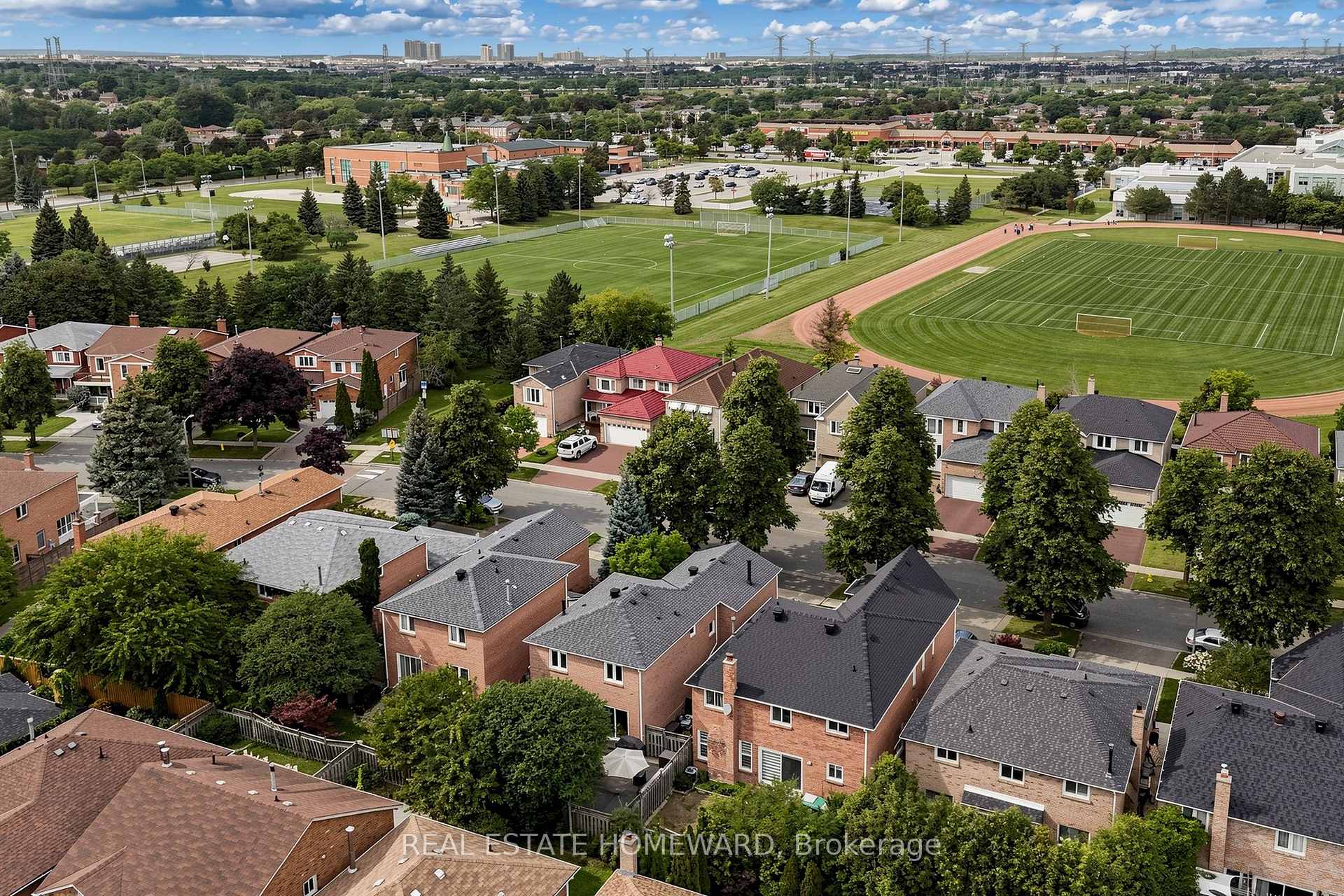 Photo 44 of 242 Badessa Circle, Vaughan, Brownridge — HOMEH