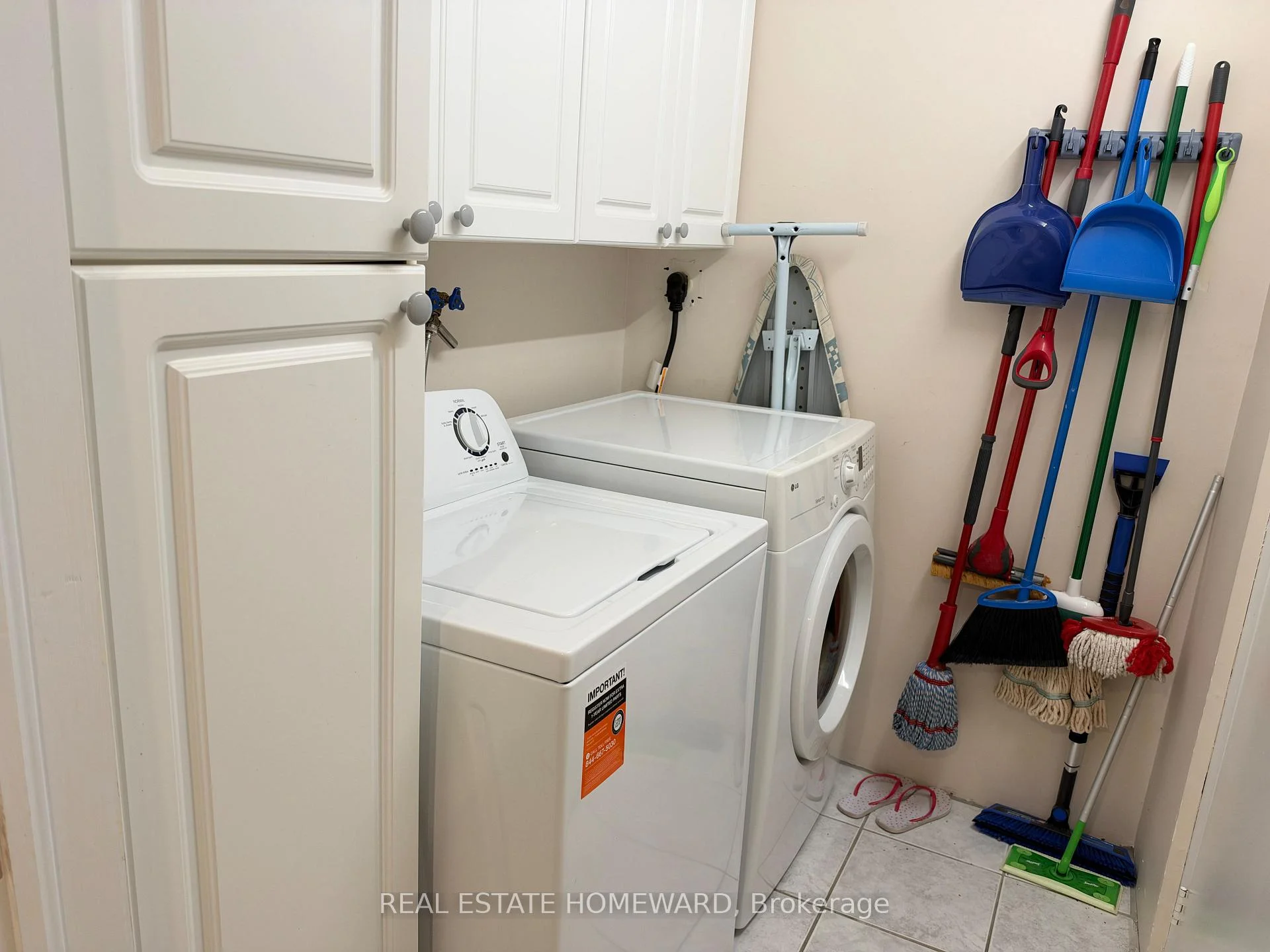 Photo 34 of 242 Badessa Circle, Vaughan, Brownridge — HOMEH