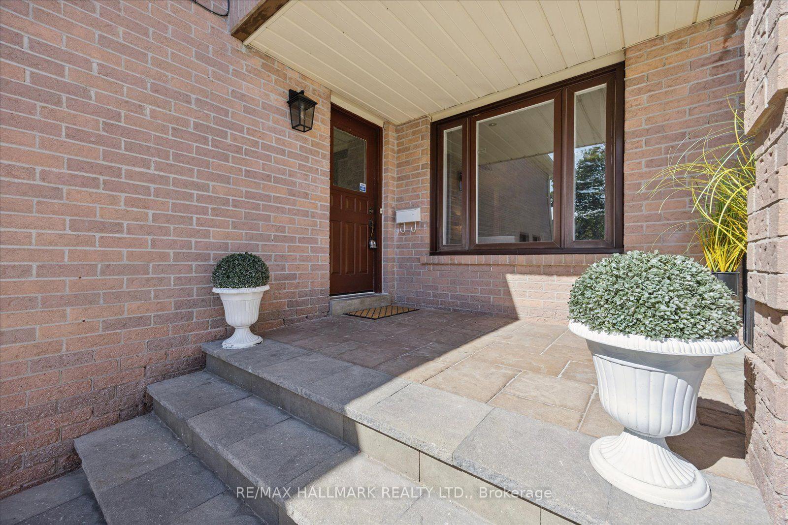 Photo 4 of 32 Valley Centre Drive, Scarborough, Rouge — HOMEH
