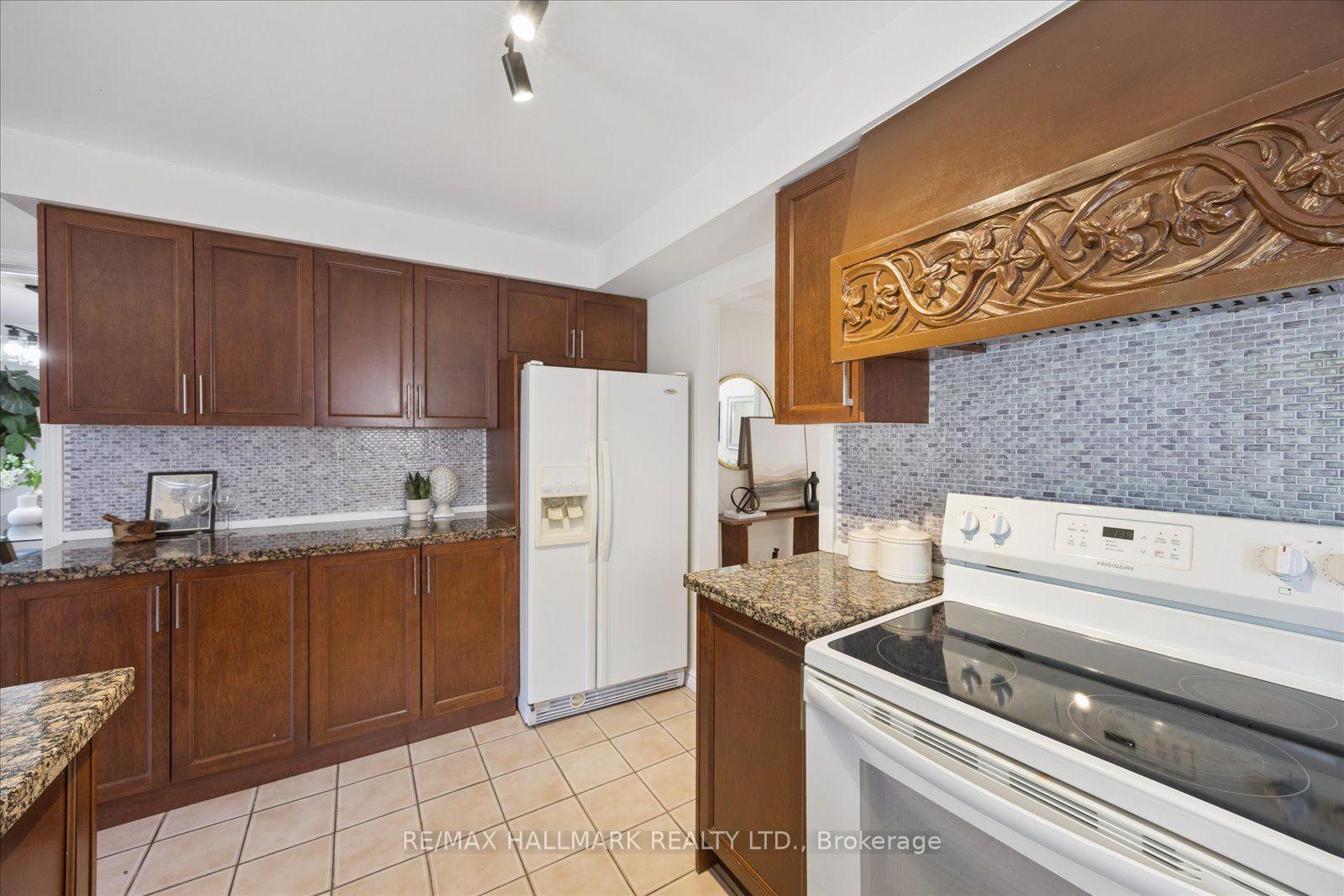 Photo 15 of 32 Valley Centre Drive, Scarborough, Rouge — HOMEH