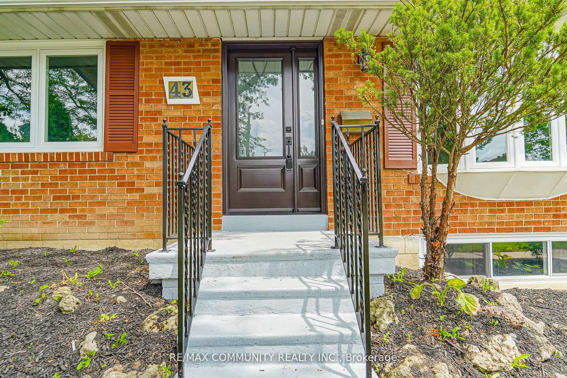 Photo 2 of Unit Main, 43 Christina Crescent, Scarborough, Wexford-Maryvale — HOMEH