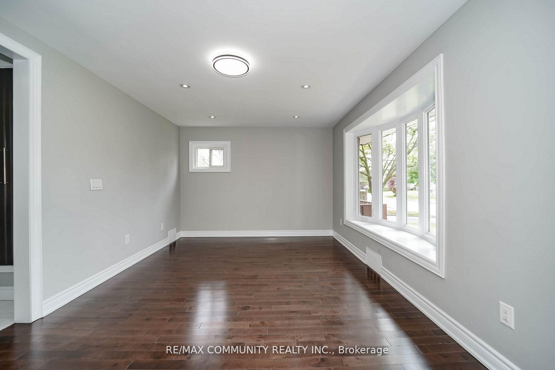 Photo 4 of Unit Main, 43 Christina Crescent, Scarborough, Wexford-Maryvale — HOMEH