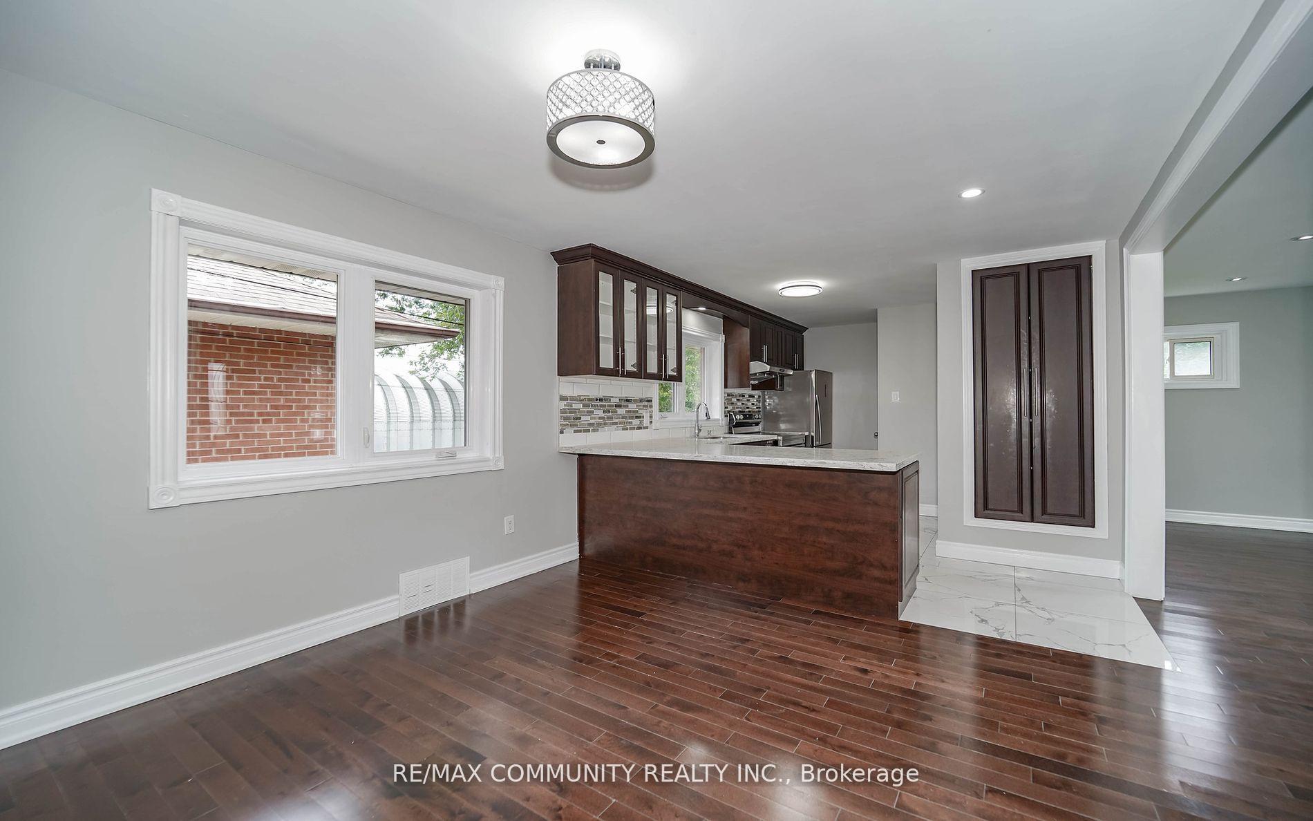 Photo 9 of Unit Main, 43 Christina Crescent, Scarborough, Wexford-Maryvale — HOMEH