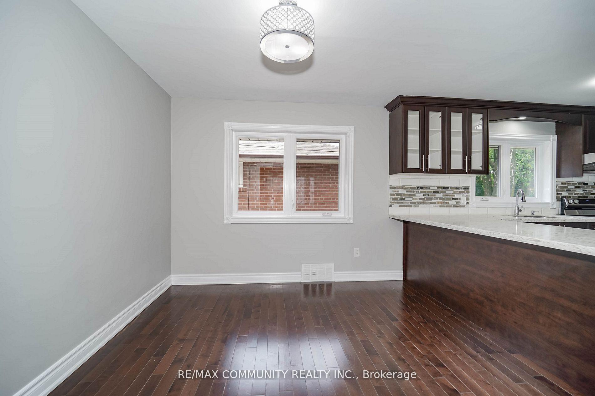 Photo 10 of Unit Main, 43 Christina Crescent, Scarborough, Wexford-Maryvale — HOMEH