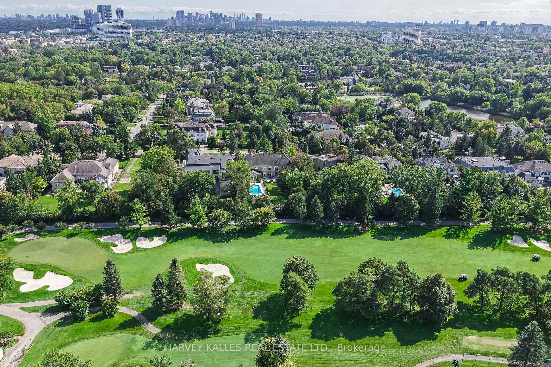 Photo 33 of 43 Thornbank Road, Vaughan, Uplands — HOMEH