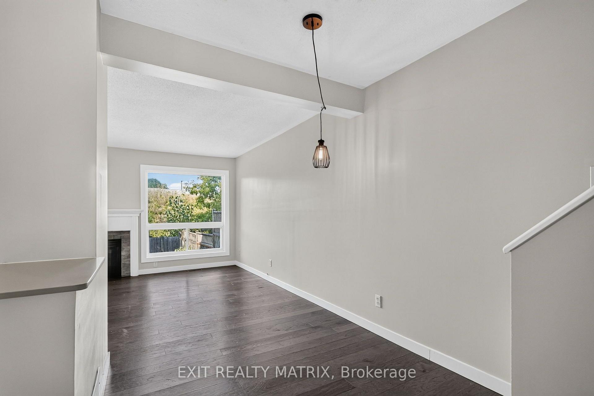 Photo 6 of 2043 Avenue O, Ottawa, Eastway Gardens/Industrial Park — HOMEH