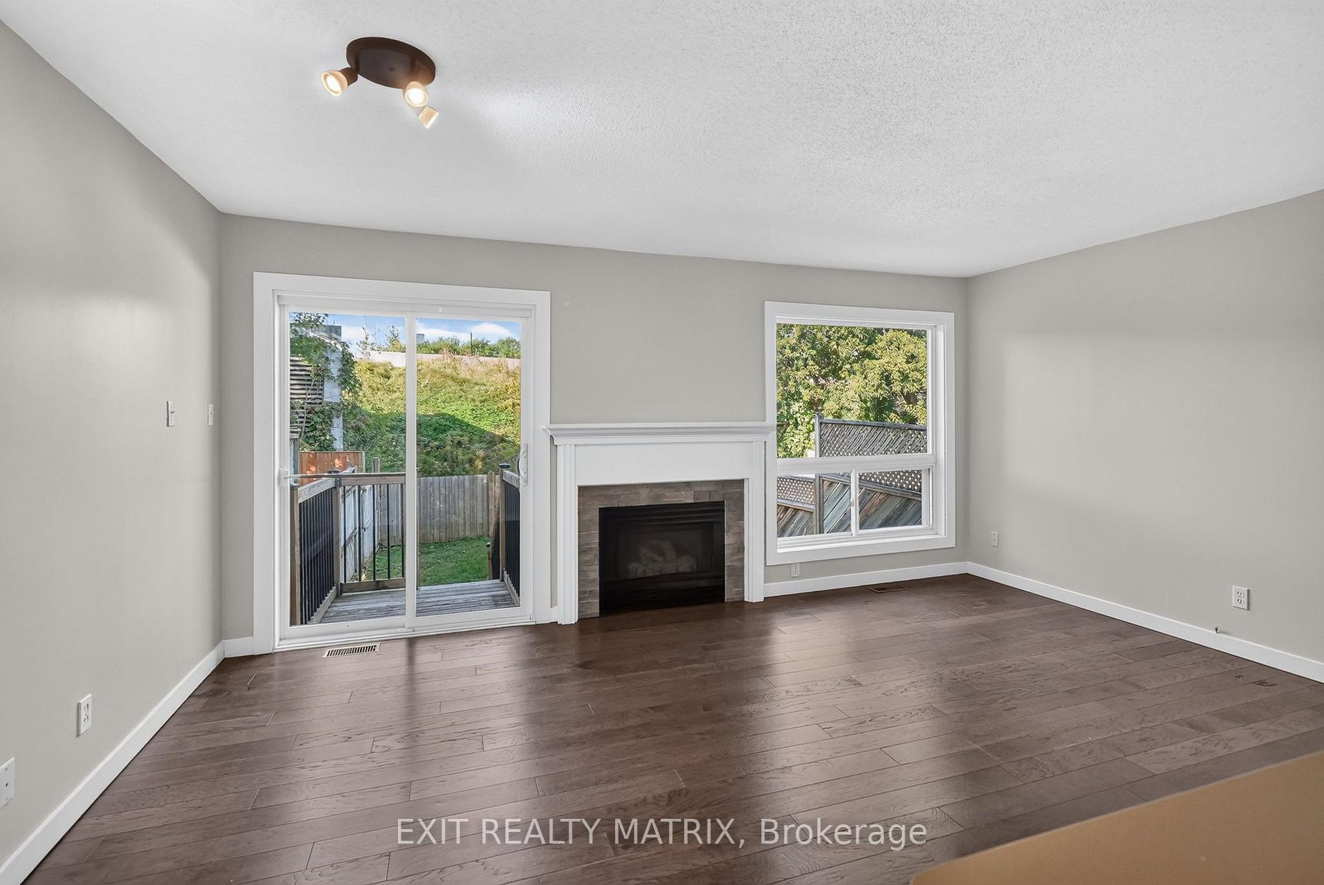 Photo 8 of 2043 Avenue O, Ottawa, Eastway Gardens/Industrial Park — HOMEH