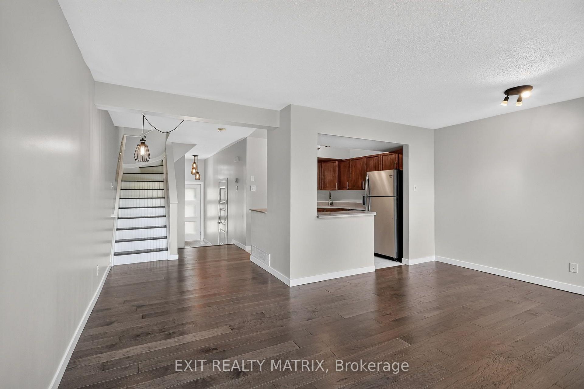 Photo 11 of 2043 Avenue O, Ottawa, Eastway Gardens/Industrial Park — HOMEH