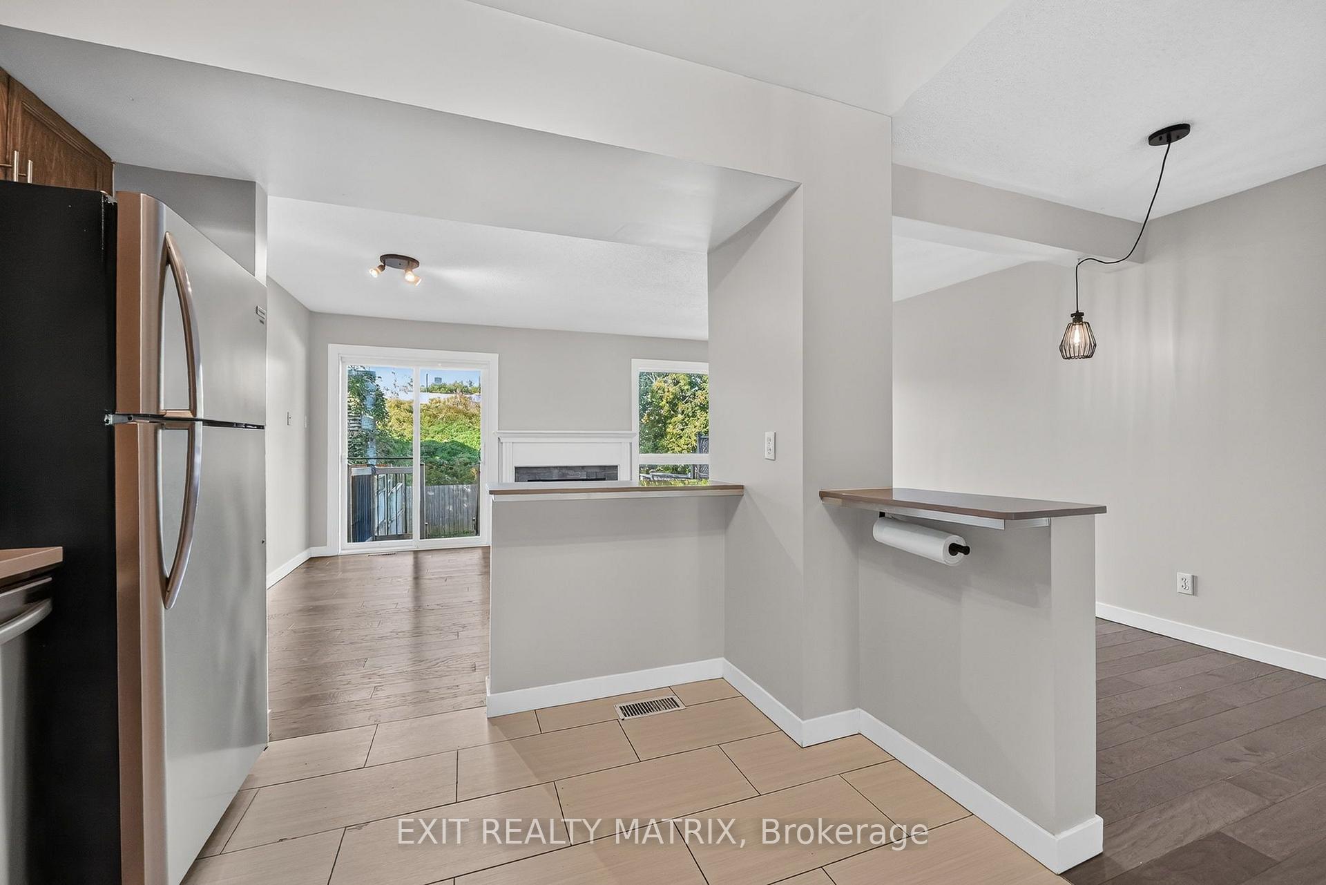 Photo 15 of 2043 Avenue O, Ottawa, Eastway Gardens/Industrial Park — HOMEH