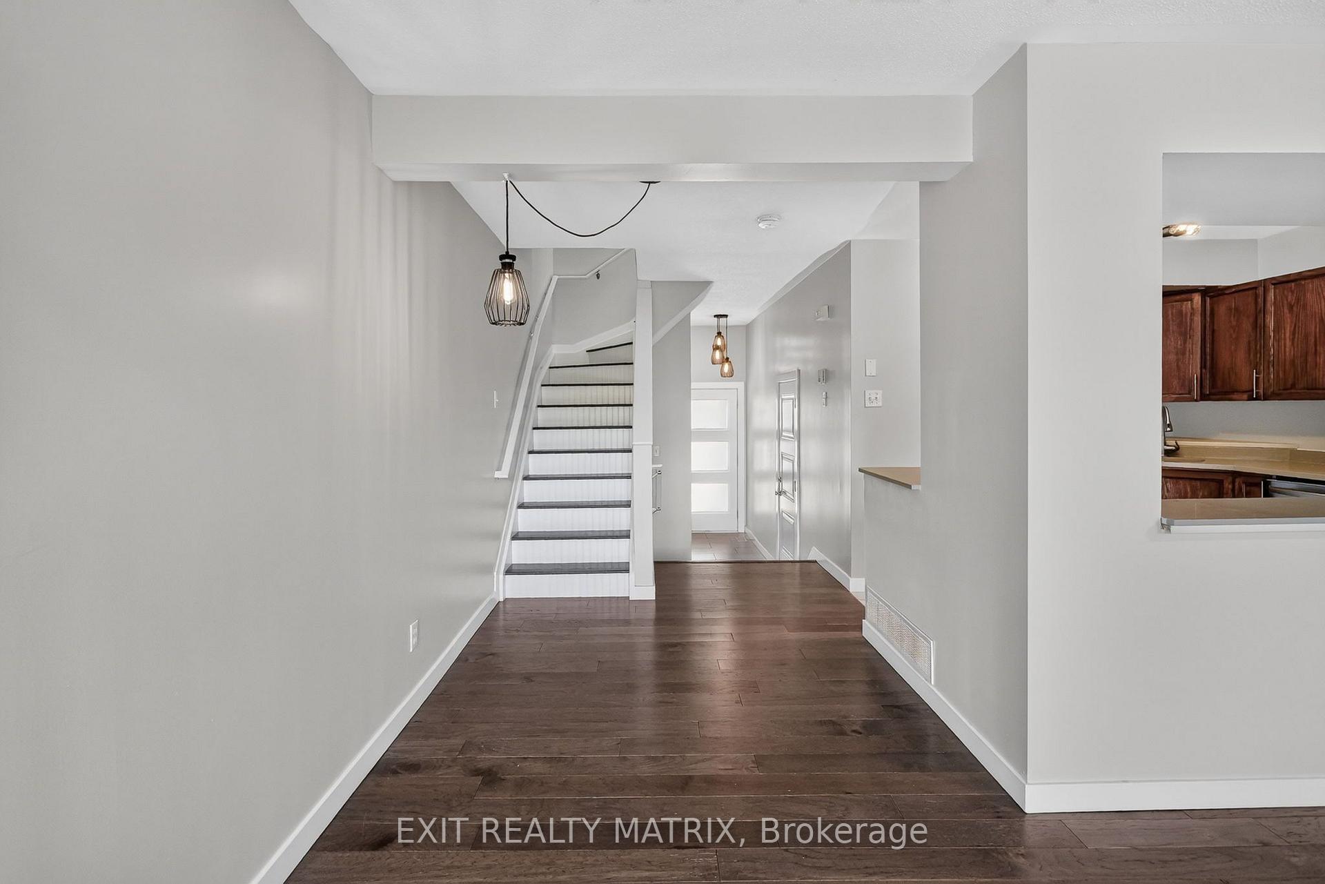 Photo 17 of 2043 Avenue O, Ottawa, Eastway Gardens/Industrial Park — HOMEH