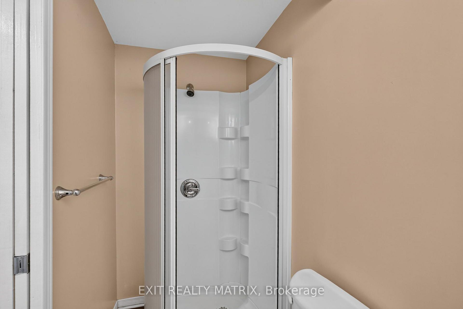 Photo 31 of 2043 Avenue O, Ottawa, Eastway Gardens/Industrial Park — HOMEH