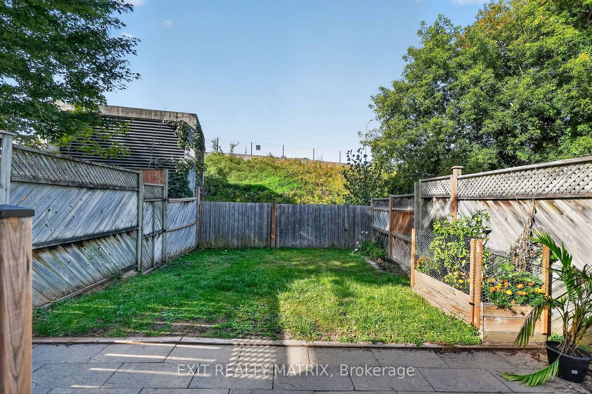 Photo 34 of 2043 Avenue O, Ottawa, Eastway Gardens/Industrial Park — HOMEH