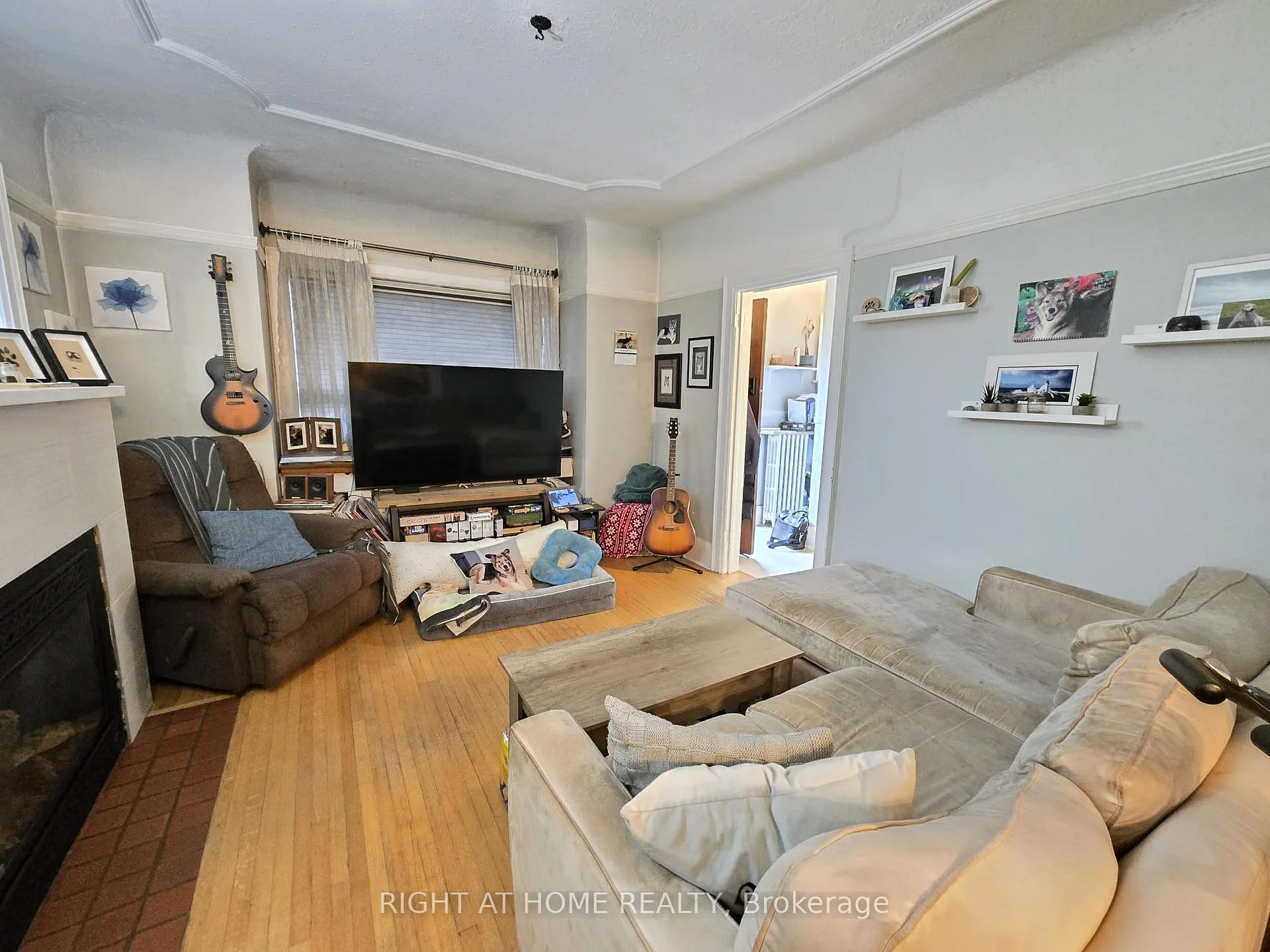 Photo 7 of 24 Third Street, Etobicoke, New Toronto — HOMEH