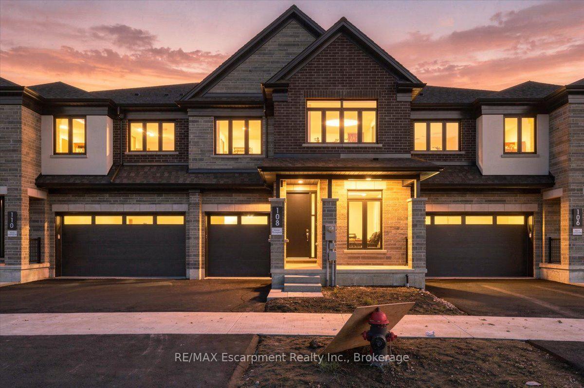 Photo 2 of 108 Valley Trail Place, Hamilton, Waterdown — HOMEH