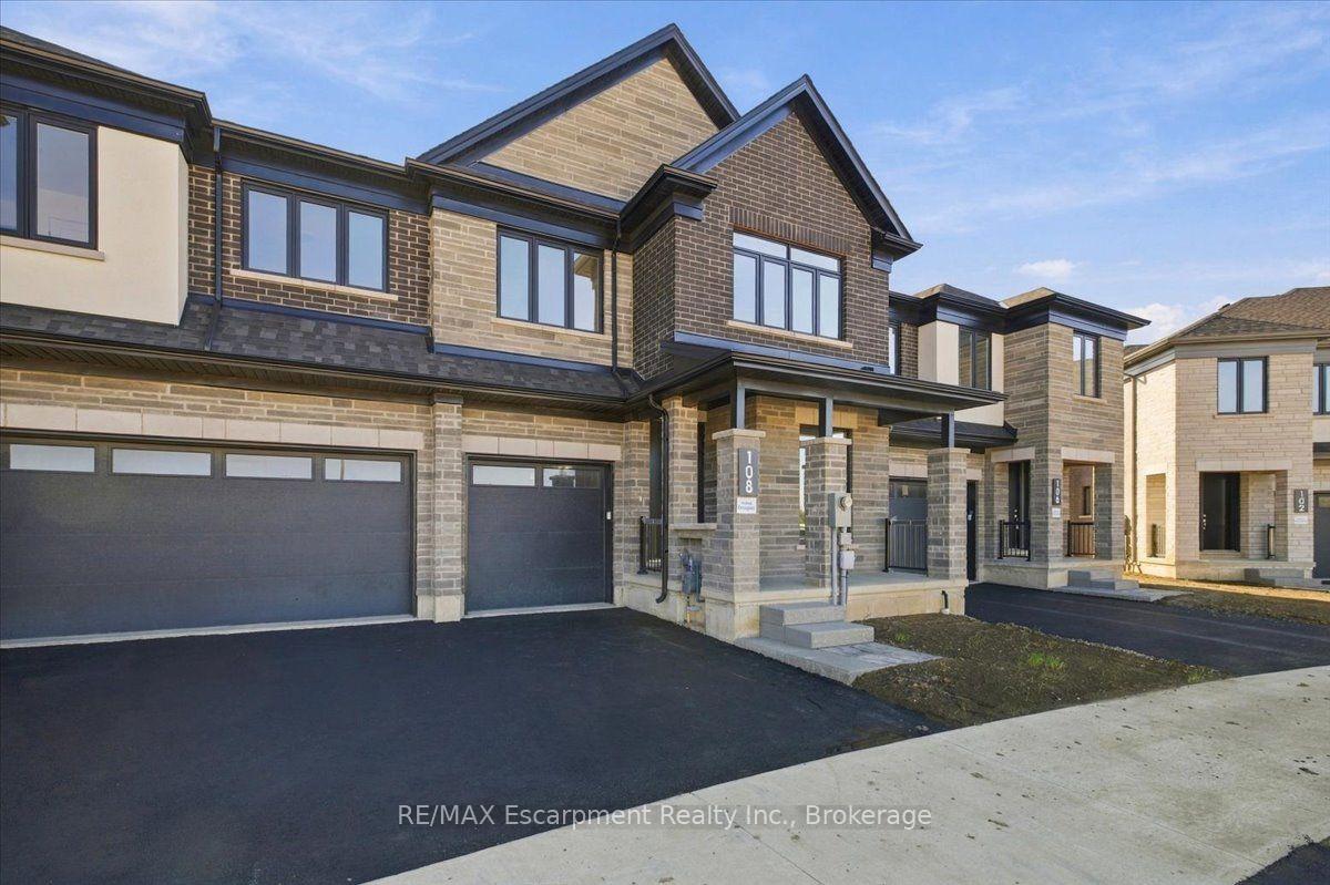 Photo 3 of 108 Valley Trail Place, Hamilton, Waterdown — HOMEH