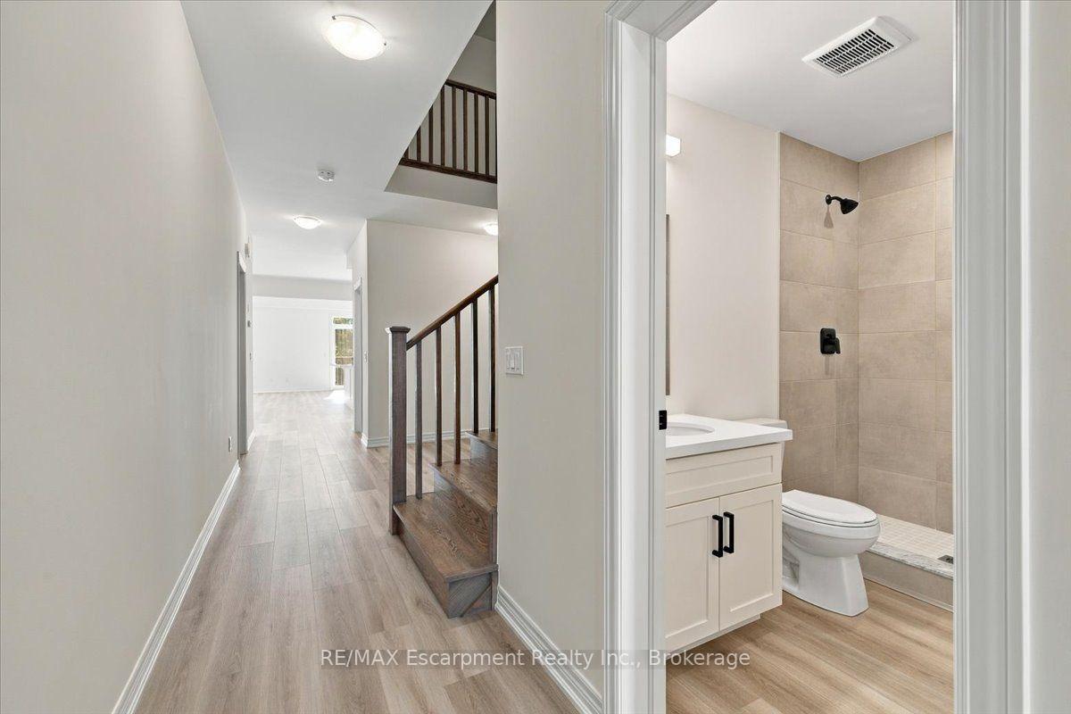 Photo 8 of 108 Valley Trail Place, Hamilton, Waterdown — HOMEH