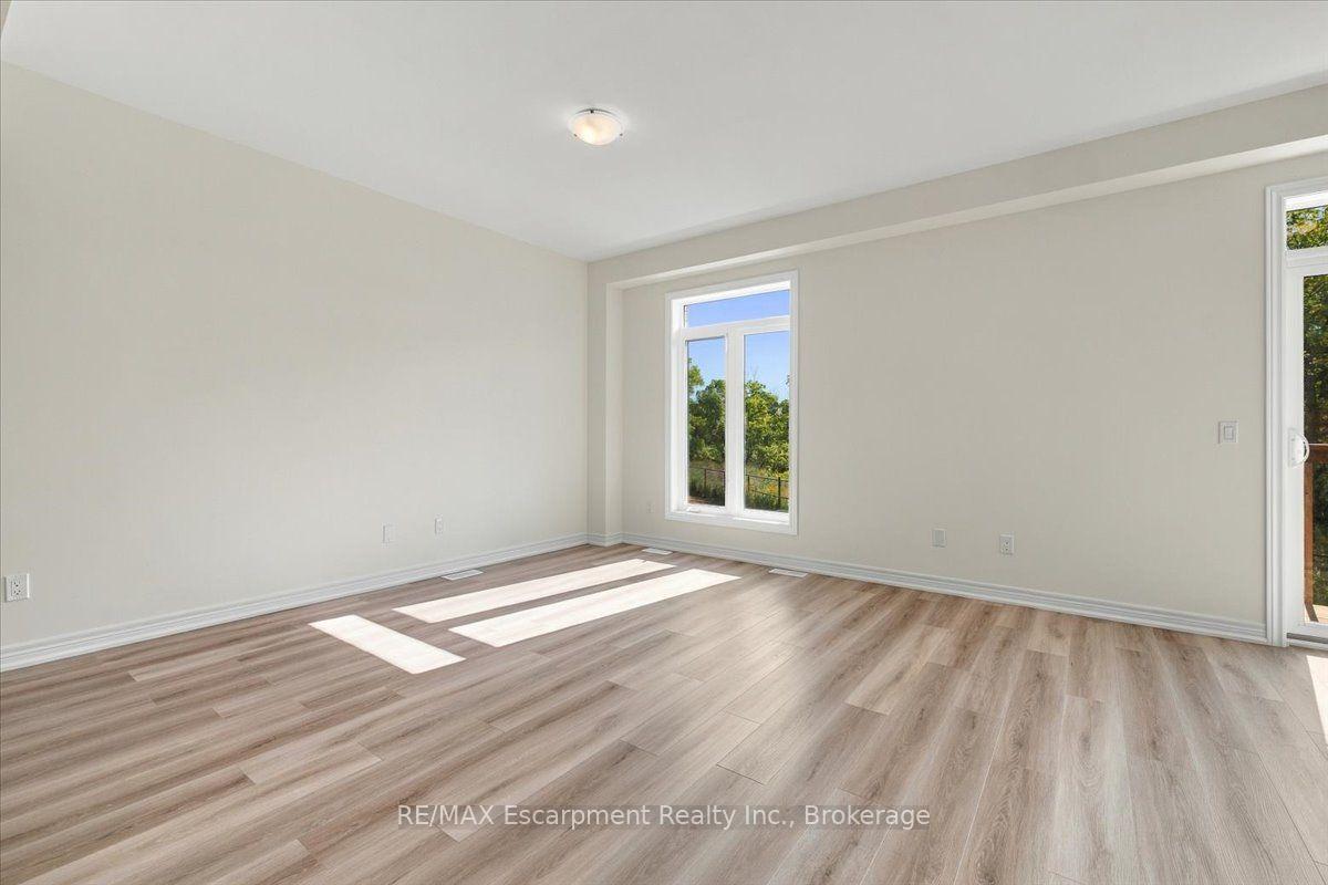 Photo 15 of 108 Valley Trail Place, Hamilton, Waterdown — HOMEH