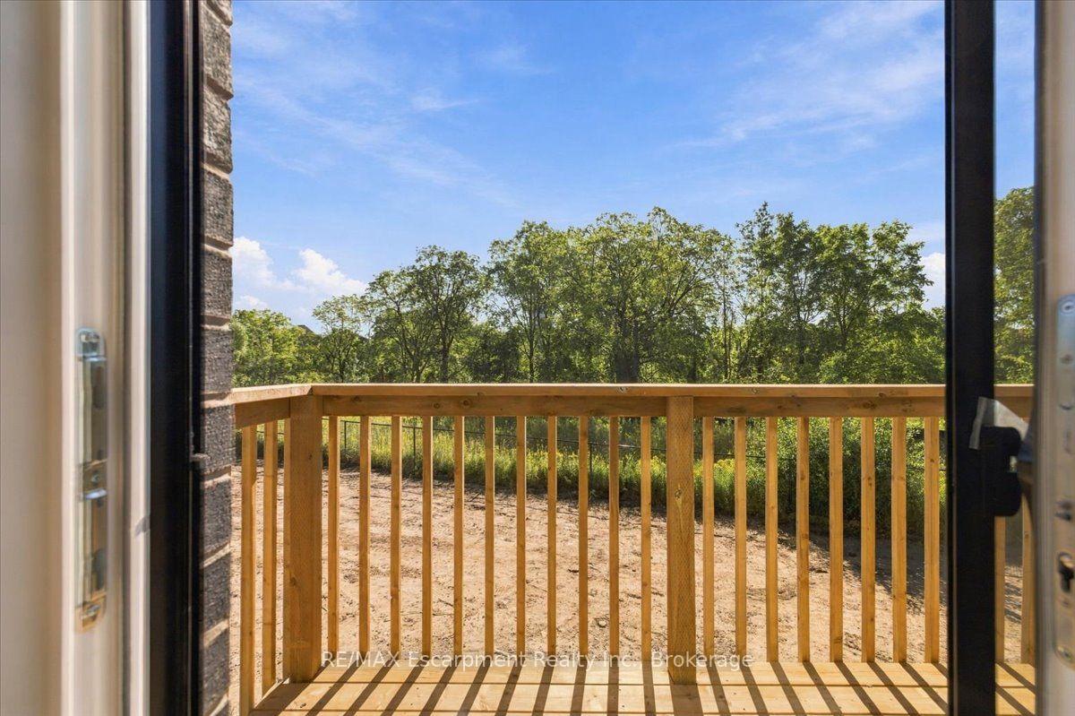 Photo 17 of 108 Valley Trail Place, Hamilton, Waterdown — HOMEH