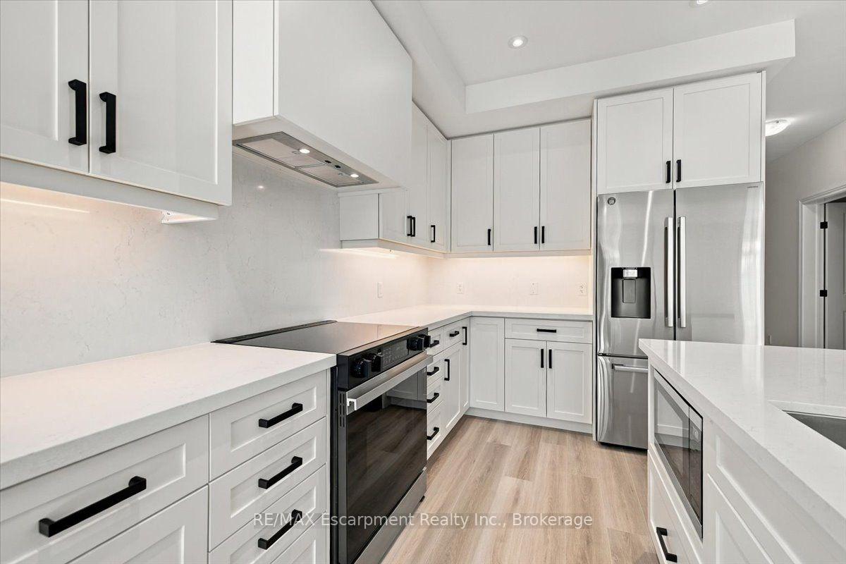 Photo 22 of 108 Valley Trail Place, Hamilton, Waterdown — HOMEH