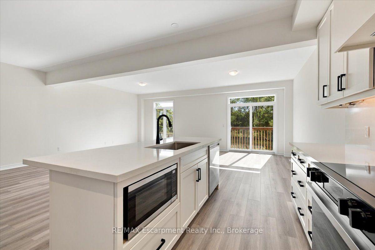 Photo 23 of 108 Valley Trail Place, Hamilton, Waterdown — HOMEH