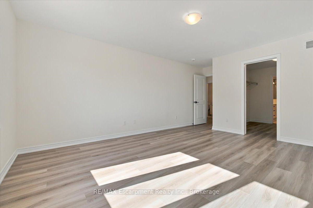 Photo 27 of 108 Valley Trail Place, Hamilton, Waterdown — HOMEH