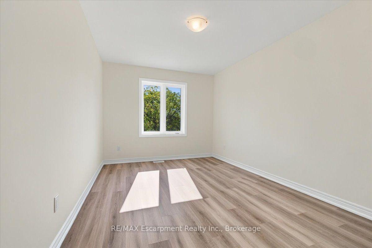 Photo 30 of 108 Valley Trail Place, Hamilton, Waterdown — HOMEH