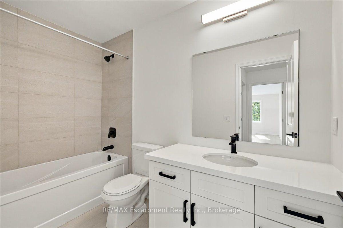 Photo 32 of 108 Valley Trail Place, Hamilton, Waterdown — HOMEH