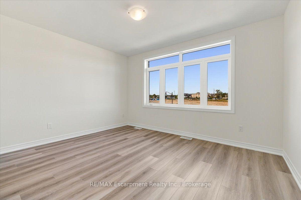 Photo 36 of 108 Valley Trail Place, Hamilton, Waterdown — HOMEH