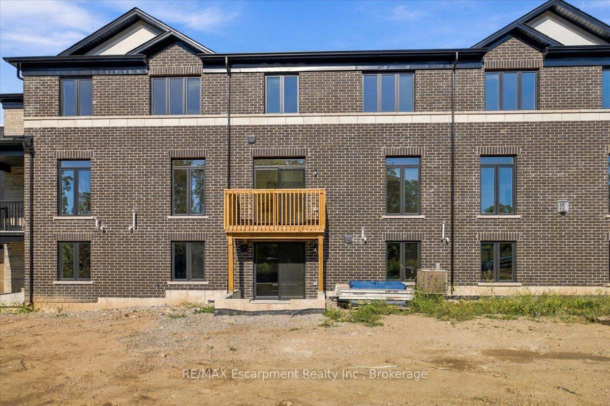 Photo 43 of 108 Valley Trail Place, Hamilton, Waterdown — HOMEH
