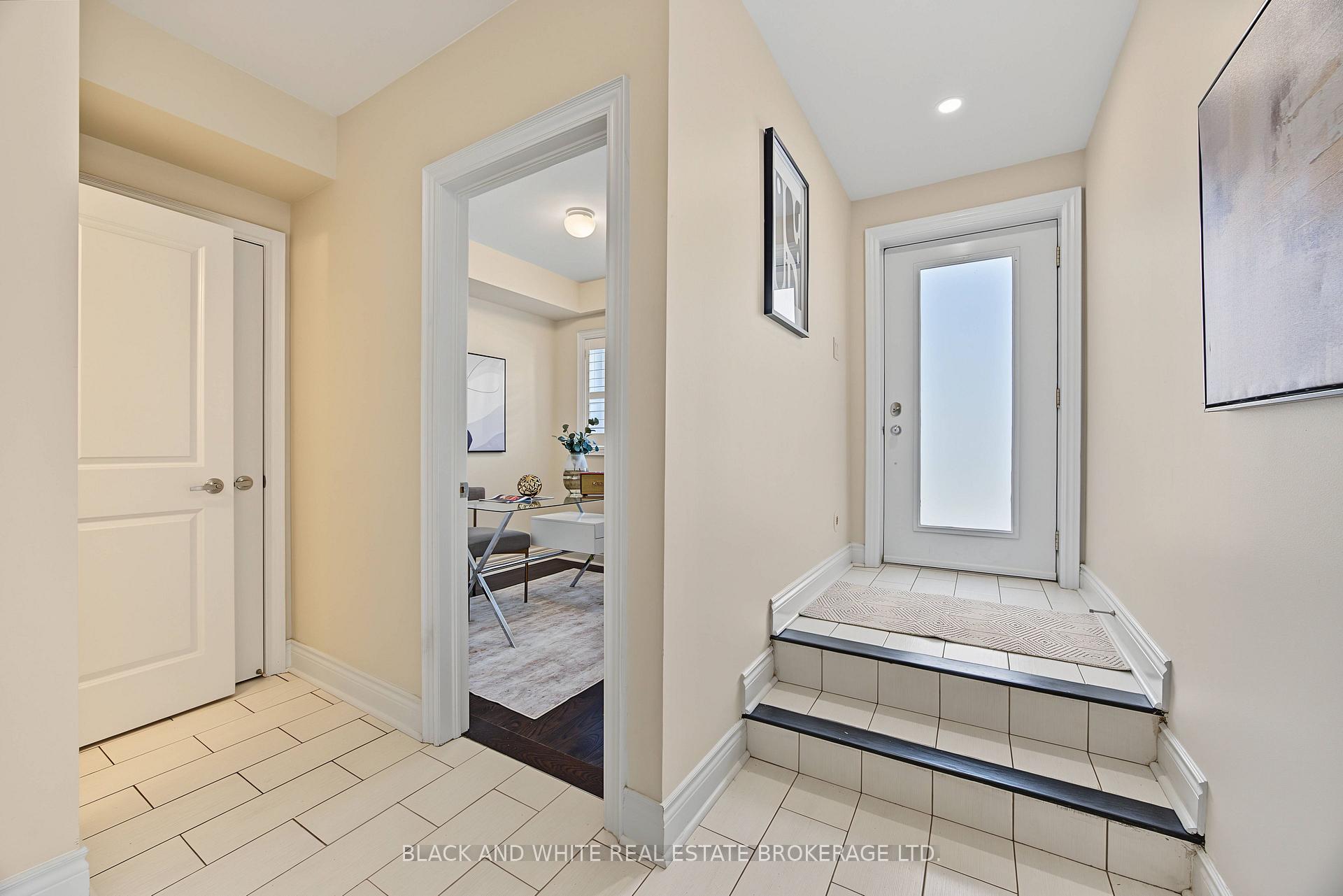 Photo 23 of 45 Lobo Mews, Etobicoke, Islington-City Centre West — HOMEH