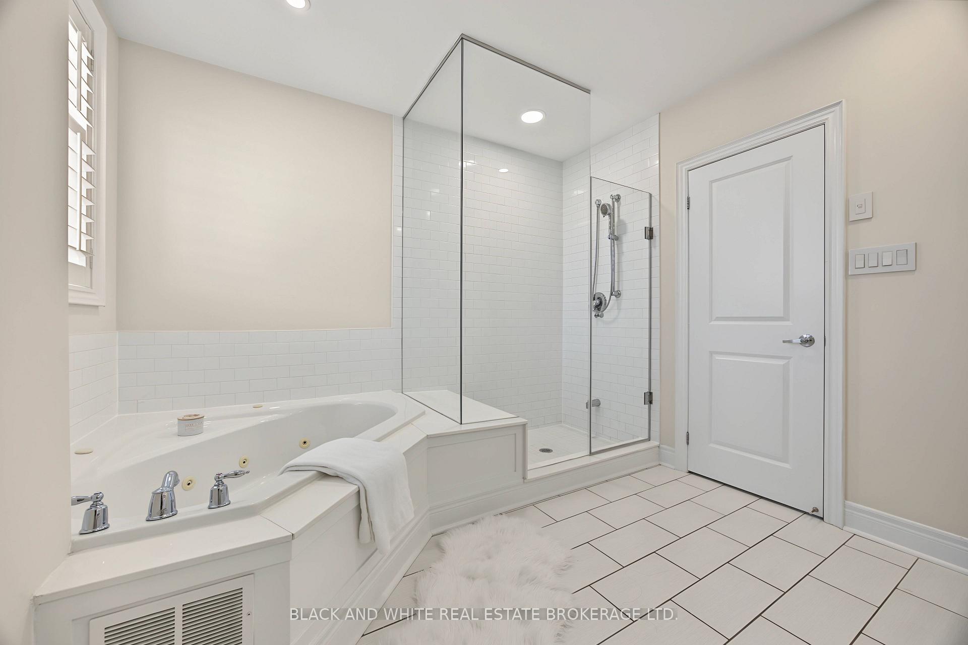 Photo 14 of 45 Lobo Mews, Etobicoke, Islington-City Centre West — HOMEH