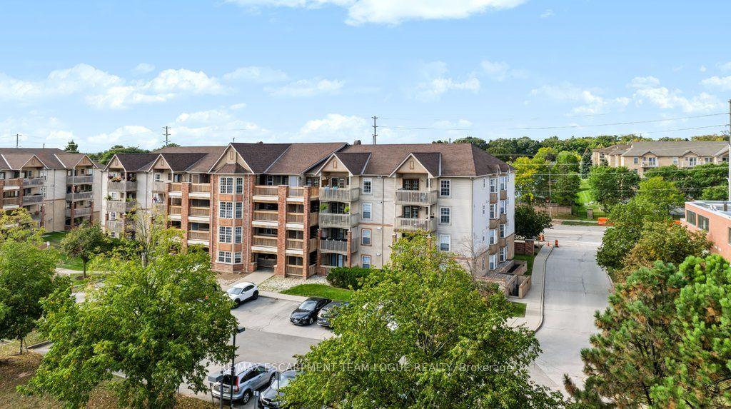 Photo 2 of Unit 412, 4003 Kilmer Drive, Burlington, Tansley — HOMEH